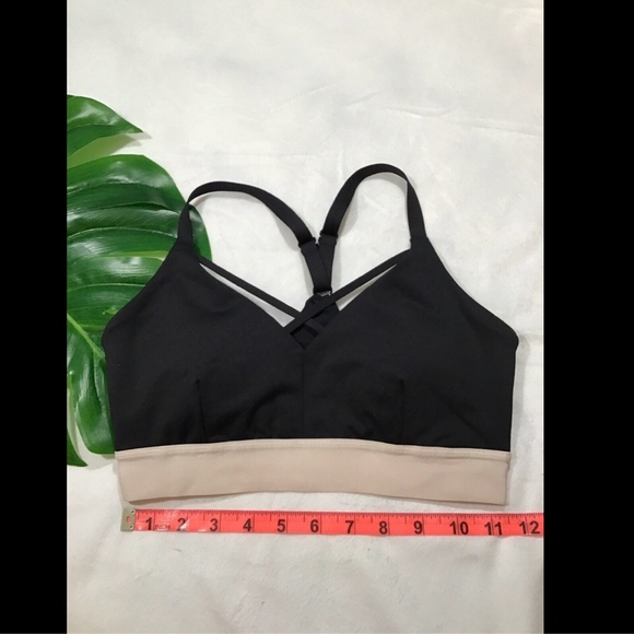 NEW Zella Sneak Peek‎ Sports Bra in Black/Cream [SZ XS ] - Picture 2 of 8